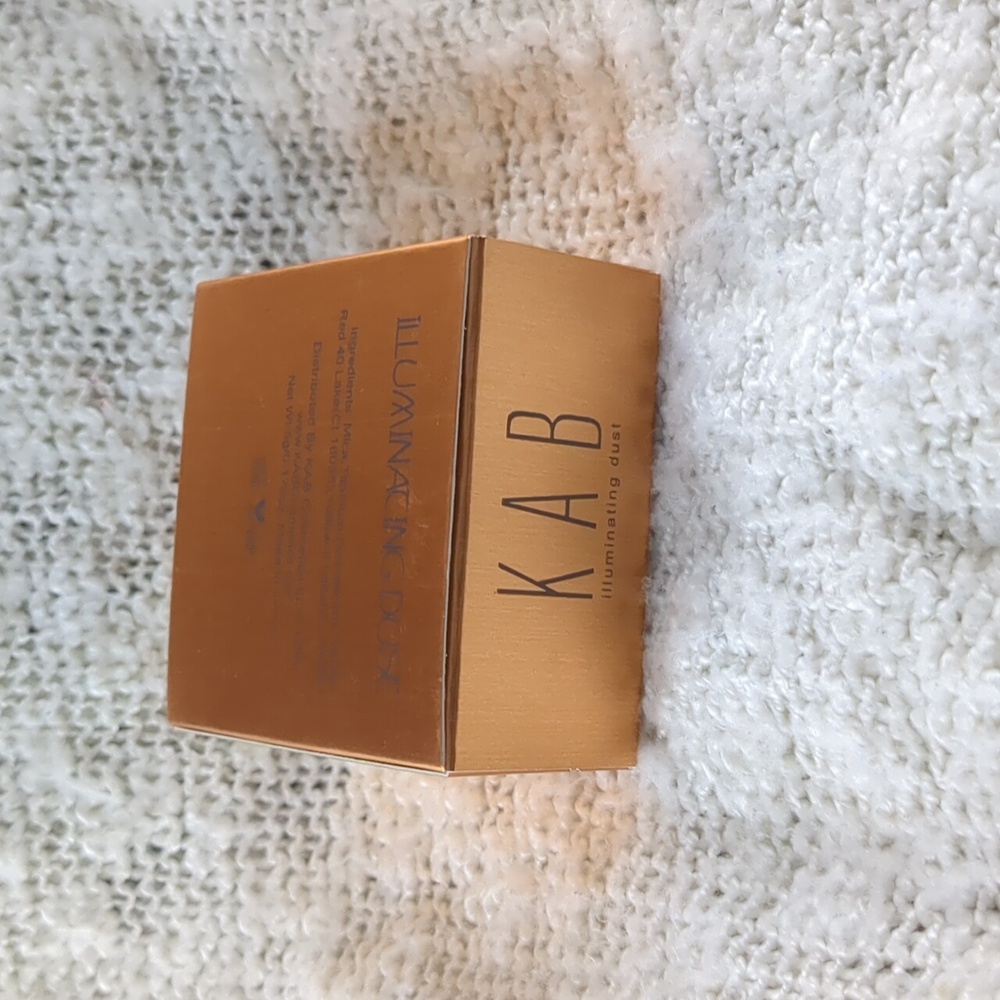 KAB Cosmetics Illuminating Dust in GOLDEN HOUR, 5g/0.176oz - Picture 10 of 14